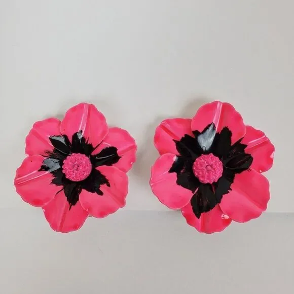 Vtg Neon Pink Black Enamel Flower Floral Chunky Big Clip‎ On Gold Tone Earrings - Picture 6 of 6
